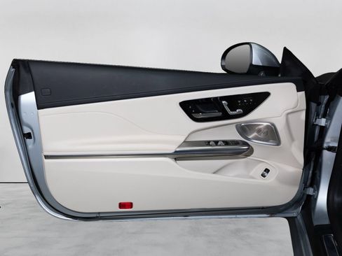 Used 2026 Mercedes-Benz CLE 450 4MATIC Cabriolet image 34