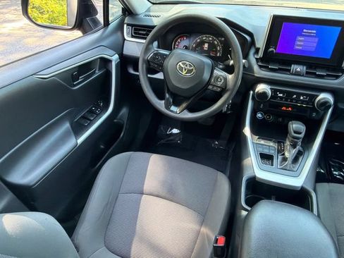 Used 2025 Toyota RAV4 LE AWD/4WD image 19