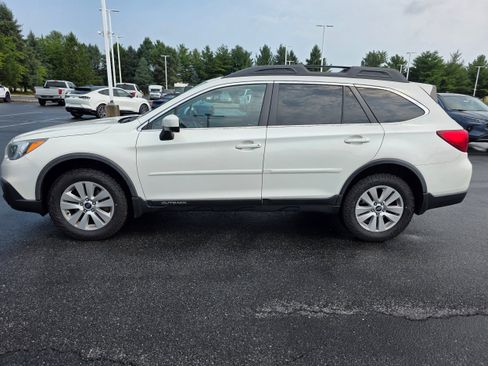 Used 2015 Subaru Outback 2.5i Premium AWD/4WD image 2