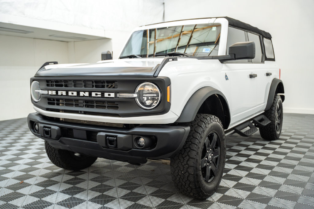 Used 2023 Ford Bronco Black Diamond AWD/4WD image 3