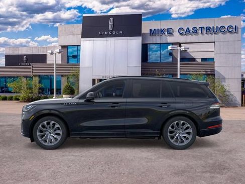 New 2026 Lincoln Aviator AWD image 3