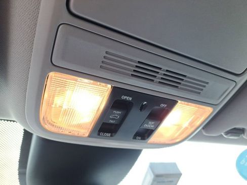 Certified 2024 Honda Odyssey EX-L image 18