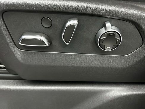 Used 2025 GMC Sierra 2500 Denali Ultimate image 13