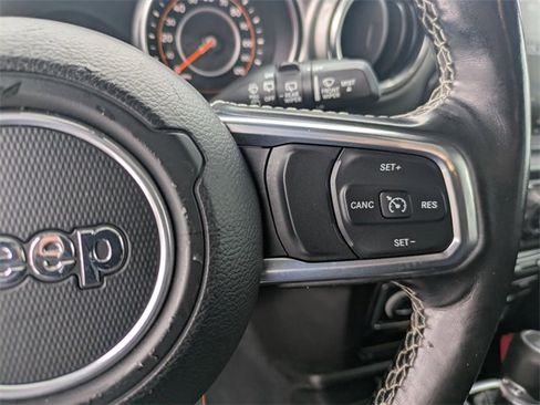 Used 2020 Jeep Wrangler Unlimited Sahara image 22