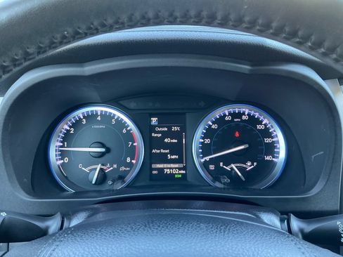 Used 2019 Toyota Highlander XLE AWD/4WD image 23
