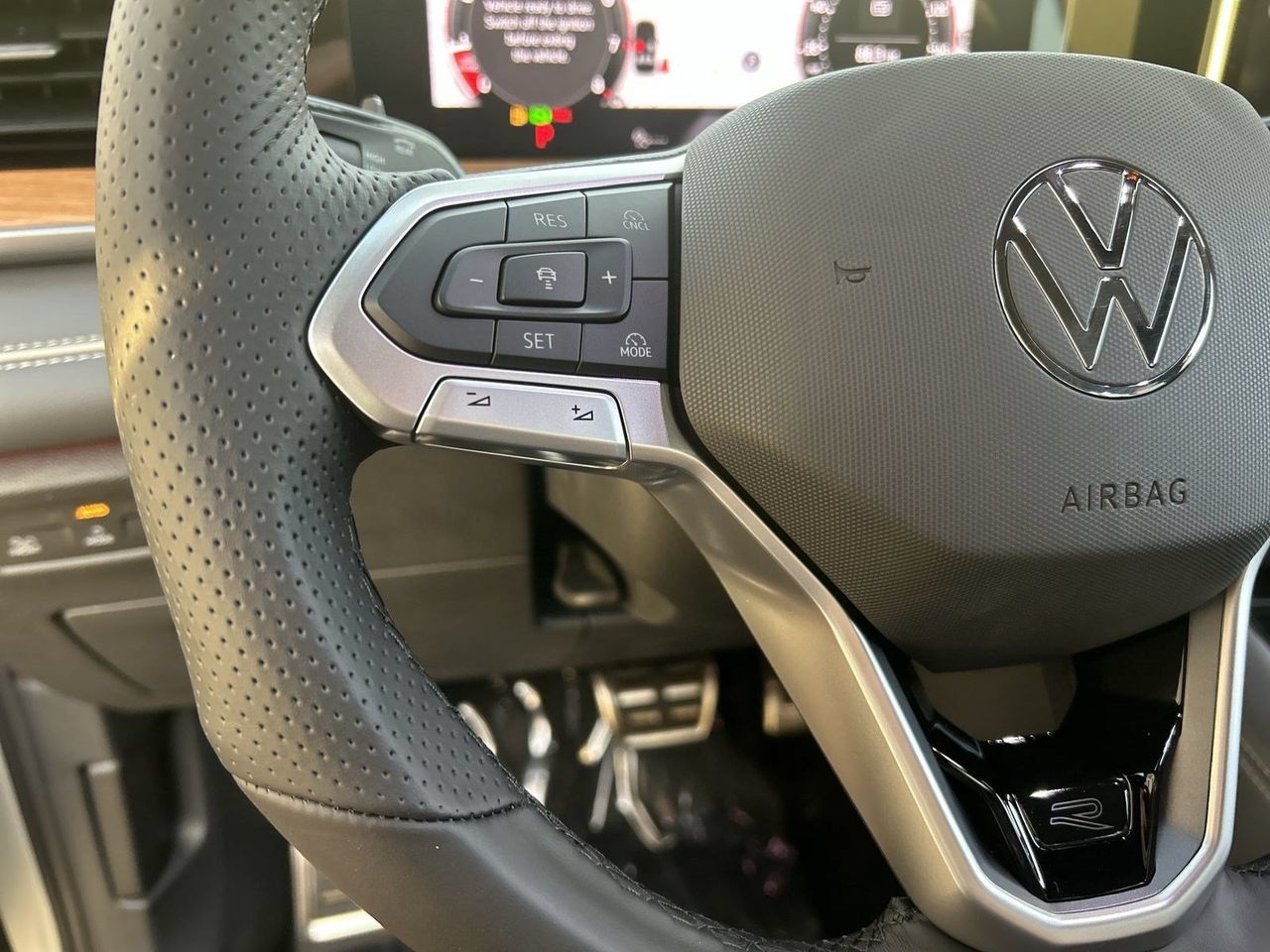 New 2026 Volkswagen Tiguan SEL R-Line AWD/4WD image 20