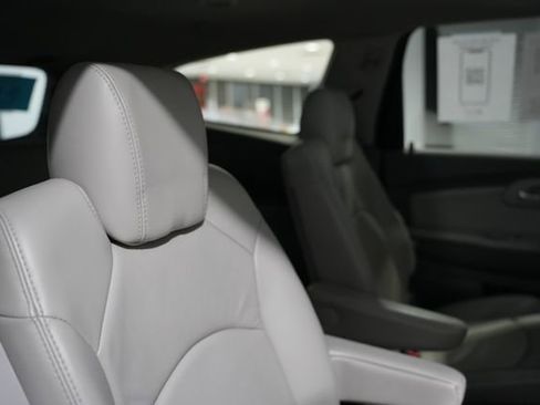 Used 2010 Chevrolet Traverse LT w/ Personal Connectivity Package image 19