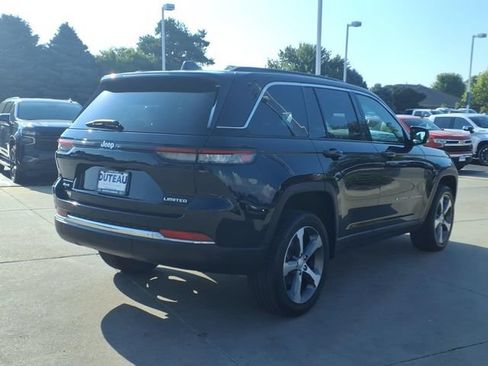 Used 2024 Jeep Grand Cherokee Limited AWD/4WD image 5