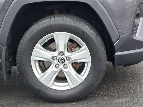 Used 2019 Toyota RAV4 XLE w/ Convenience Package image 11