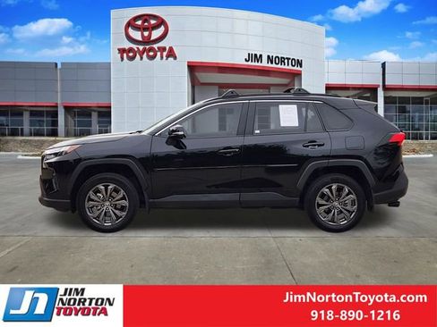 Used 2025 Toyota RAV4 XLE Premium AWD/4WD image 5