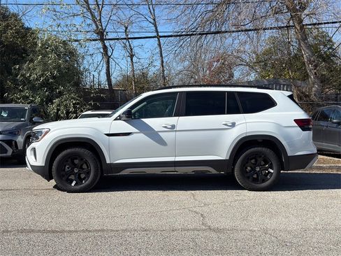 New 2026 Volkswagen Atlas Peak Edition image 9