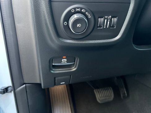 New 2025 Jeep Grand Cherokee L Limited w/ Luxury Tech Group II image 13