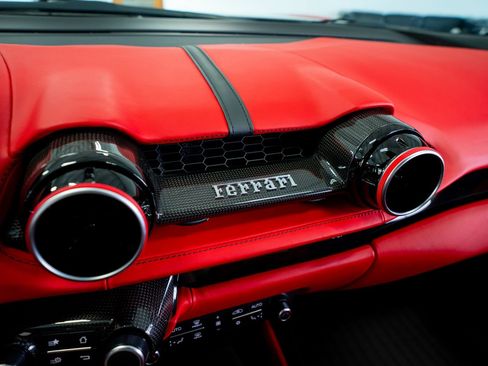 Used 2020 Ferrari 812 Superfast RWD image 87