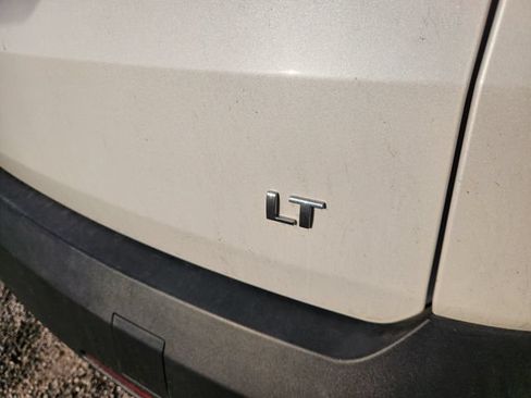 Used 2023 Chevrolet Traverse LT FWD image 8