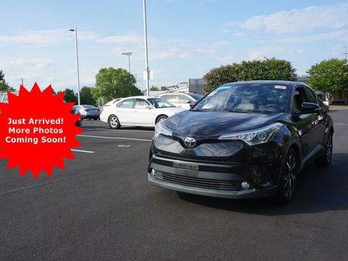 Used 2019 Toyota C-HR Limited FWD image 1