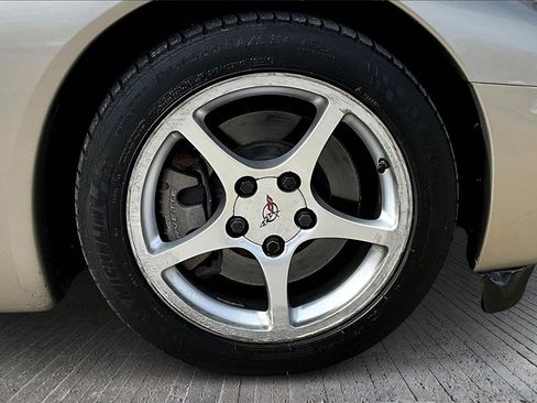 Used 2002 Chevrolet Corvette Convertible w/ Preferred Equipment Group2 image 8