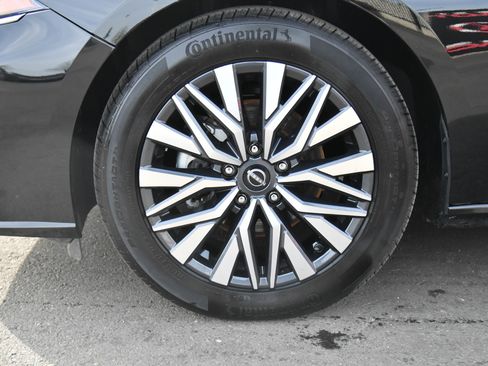 Used 2025 Nissan Altima 2.5 SV image 12