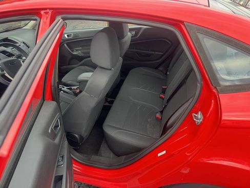 Used 2014 Ford Fiesta SE image 7