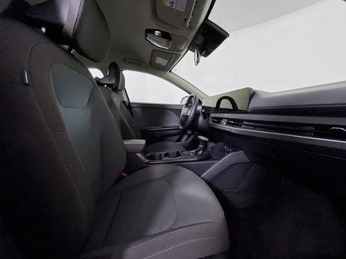 Used 2025 Kia K4 LXS image 30