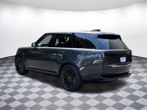 Used 2023 Land Rover Range Rover SE AWD/4WD image 3