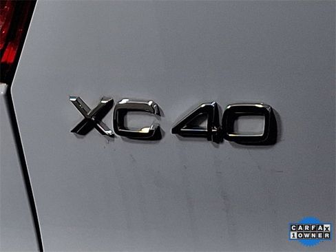 Used 2024 Volvo XC40 B5 Ultimate w/ Protection Package Premier image 31