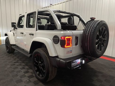 Used 2021 Jeep Wrangler Unlimited Sahara w/ Cold Weather Group AWD/4WD image 2