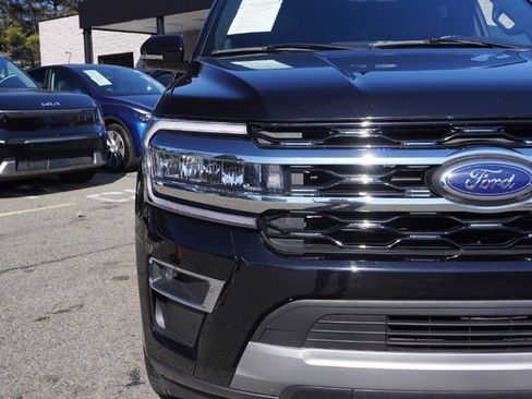 Used 2024 Ford Expedition Limited image 16