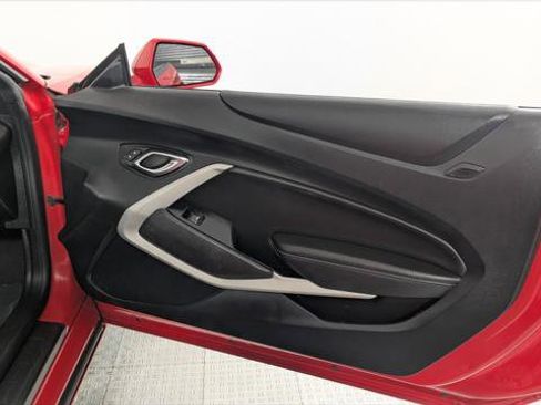 Used 2020 Chevrolet Camaro LT image 18