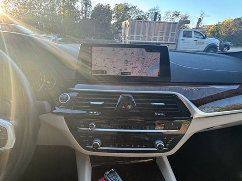 Used 2019 BMW 540i xDrive w/ Convenience Package image 19