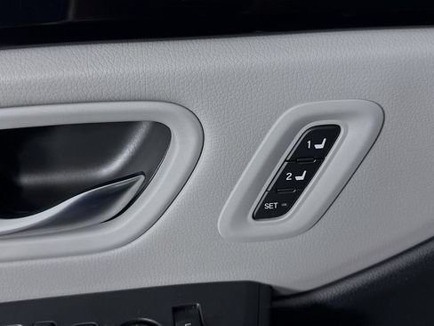 Used 2025 Honda Pilot EX-L image 25