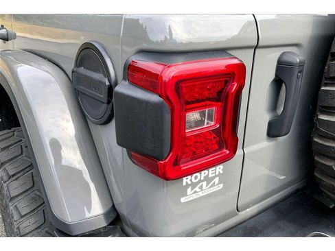 Used 2021 Jeep Wrangler Unlimited Rubicon AWD/4WD image 27
