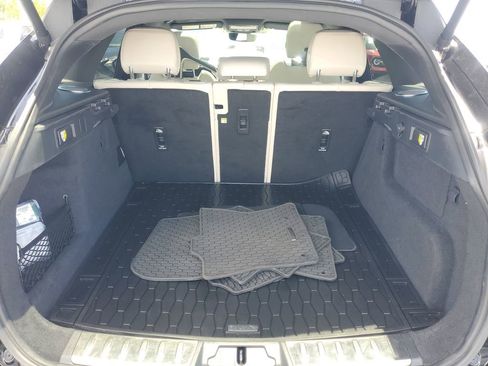 Used 2025 Jaguar F-PACE R-Dynamic S AWD/4WD image 8