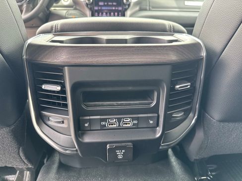 Used 2026 RAM 5500 4x4 Crew Cab w/ Laramie Trim Package image 17