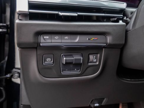 Certified 2025 Cadillac Escalade V w/ LPO, ONYX Package image 25