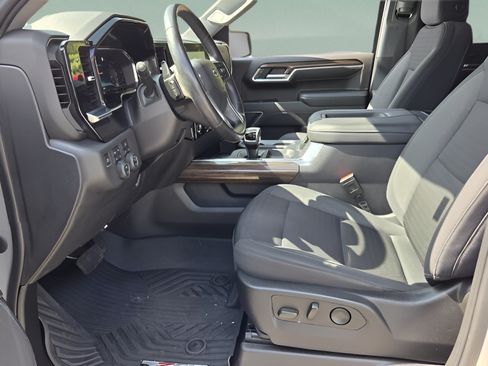 Used 2022 Chevrolet Silverado 1500 LT Trail Boss AWD/4WD image 9