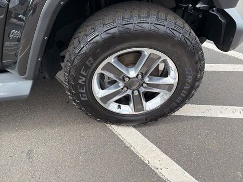 Used 2022 Jeep Wrangler Unlimited Sahara image 28