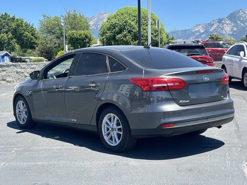 Used 2018 Ford Focus SE FWD image 7