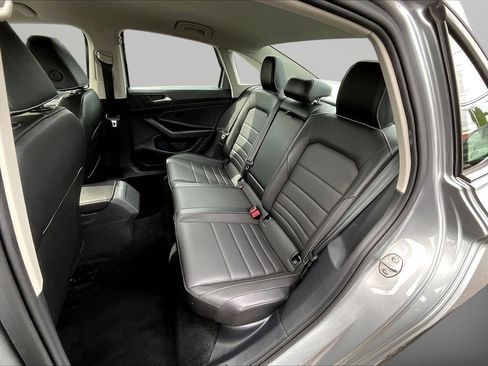 Used 2024 Volkswagen Jetta SE FWD image 21