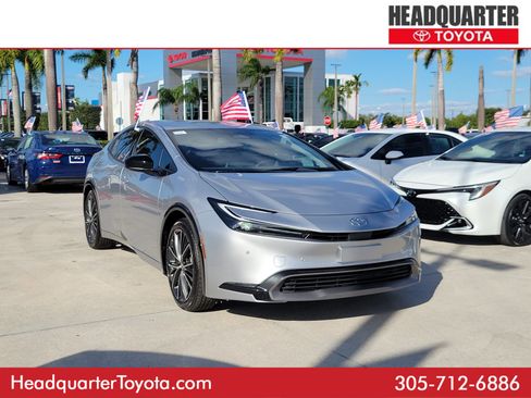 Used 2024 Toyota Prius XLE image 1