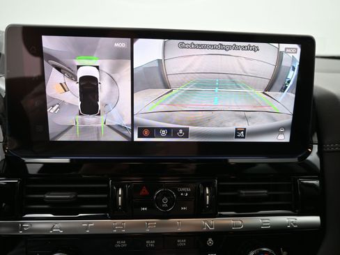 New 2026 Nissan Pathfinder Platinum FWD image 16