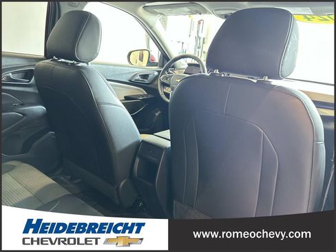 Certified 2024 Chevrolet Trax LT w/ Driver Confidence Package FWD image 32