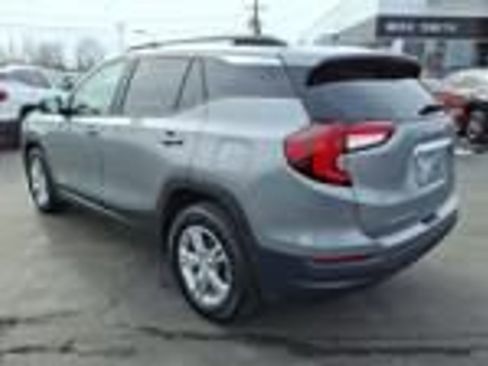 Used 2023 GMC Terrain SLE w/ Driver Convenience Package image 3
