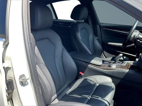 Used 2020 BMW 530i w/ Convenience Package image 7