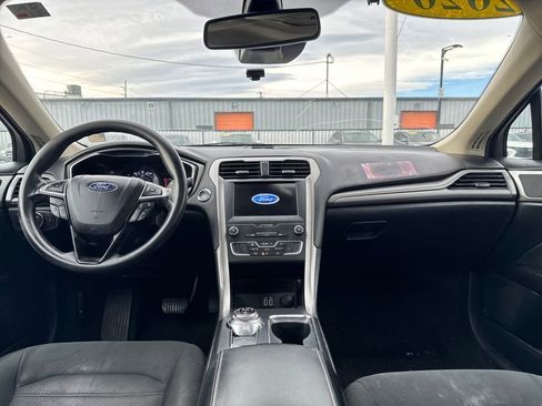 Used 2020 Ford Fusion SE image 12