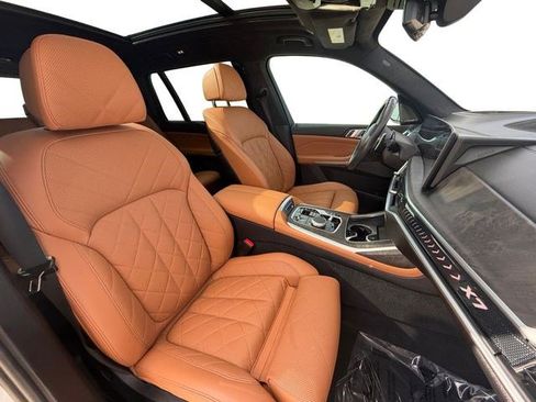 Used 2023 BMW X7 xDrive40i w/ M Sport Package AWD/4WD image 16