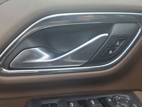 Used 2022 Chevrolet Tahoe High Country RWD image 26