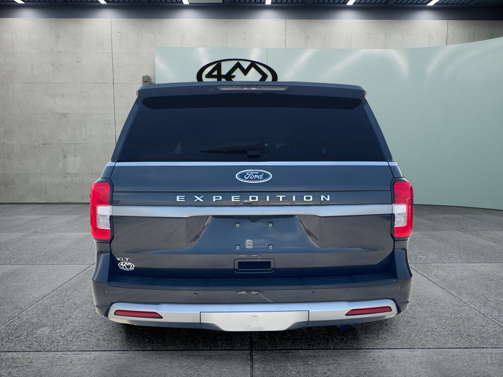 Used 2024 Ford Expedition XLT RWD image 4