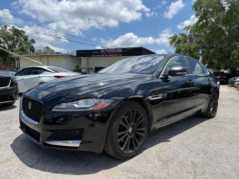 Used 2017 Jaguar XF Prestige image 1