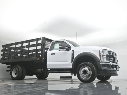 New 2025 Ford F450 XL w/ XL Chrome Package image 3
