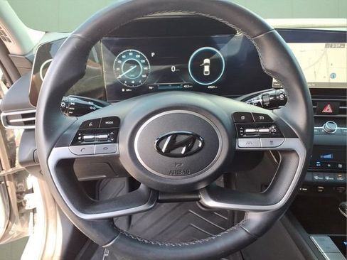 Used 2023 Hyundai Elantra SEL w/ Convenience Package FWD image 22